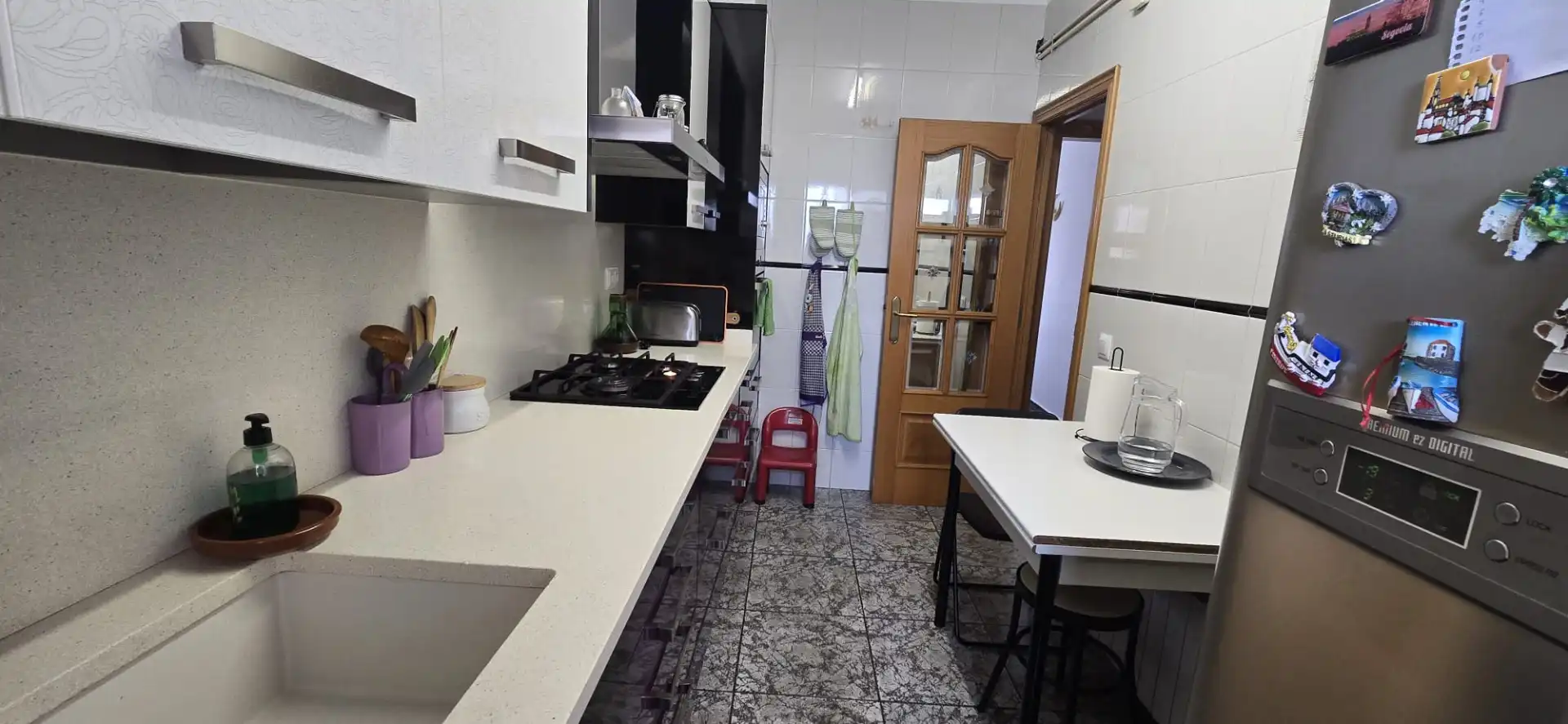 Cuina de Pis en venda en Manlleu amb Calefacció, Traster i Moblat