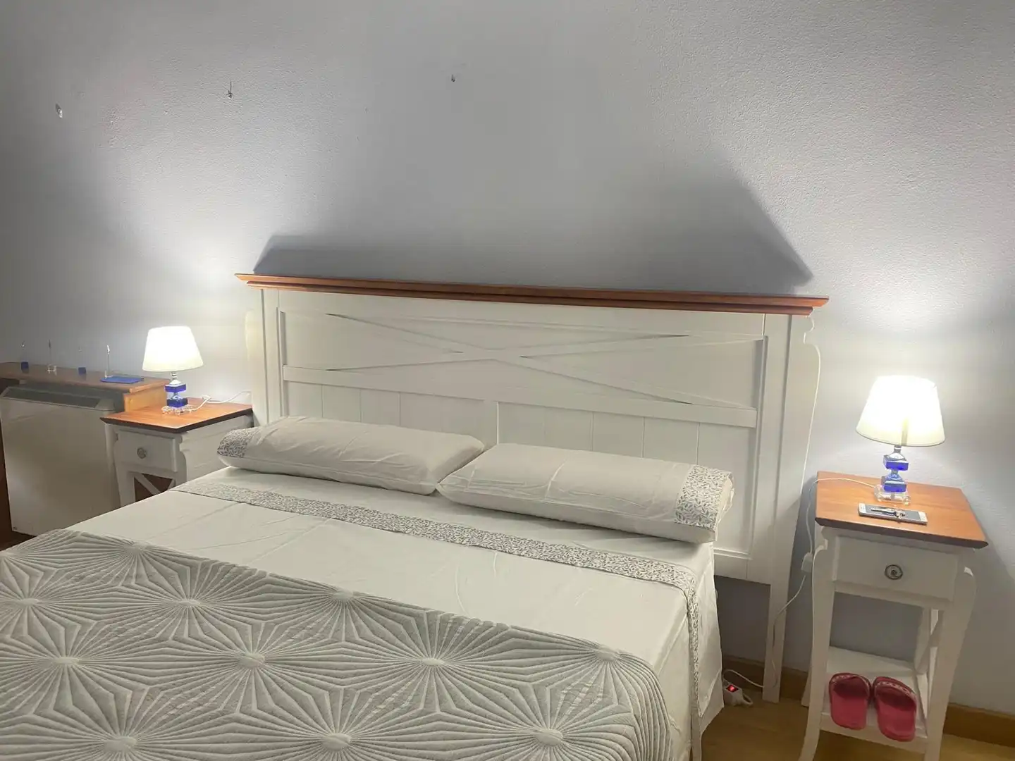 Schlafzimmer von Wohnung zur Miete in Cáceres mit Klimaanlage, Privatgarten und Terrasse