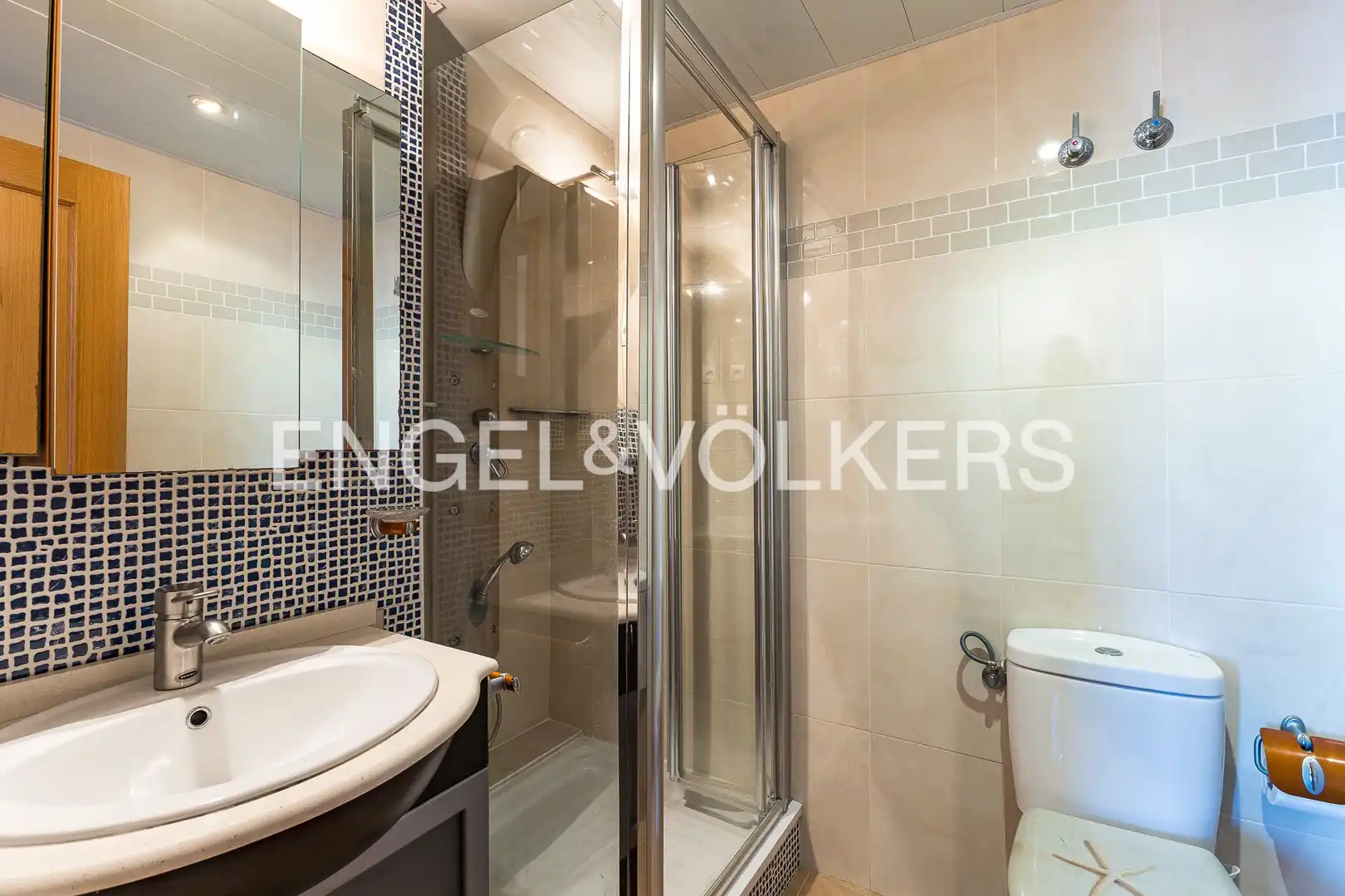 Baño de Piso en venta en Cubelles con Aire acondicionado, Calefacción y Terraza