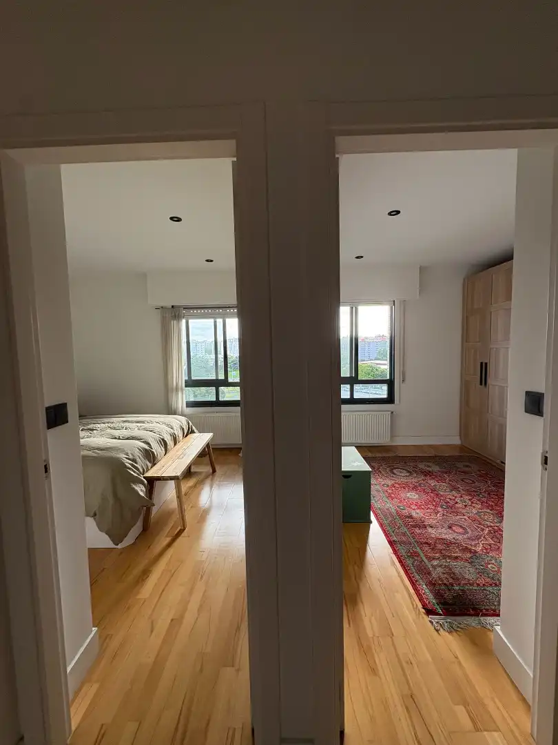 Dormitori de Apartament de lloguer en A Coruña Capital  amb Calefacció, Traster i Forn