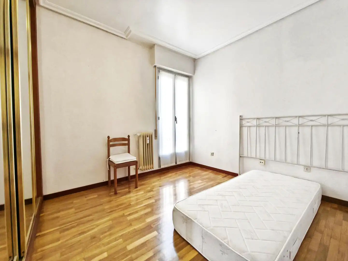 Dormitori de Pis en venda en  Logroño amb Calefacció, Parquet i Terrassa