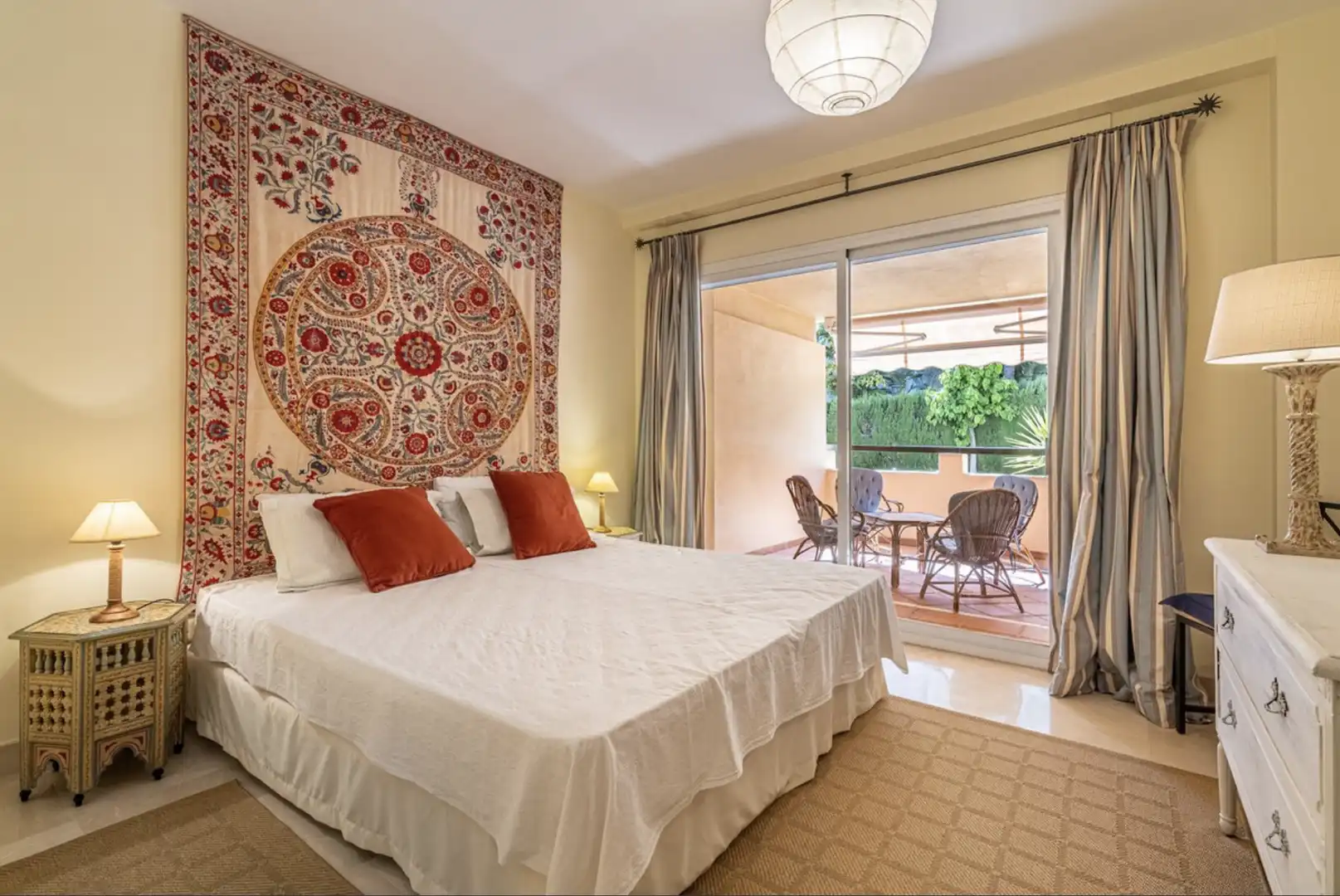 Schlafzimmer von Wohnungen zum Verkauf in Marbella mit Klimaanlage, Terrasse und Abstellraum