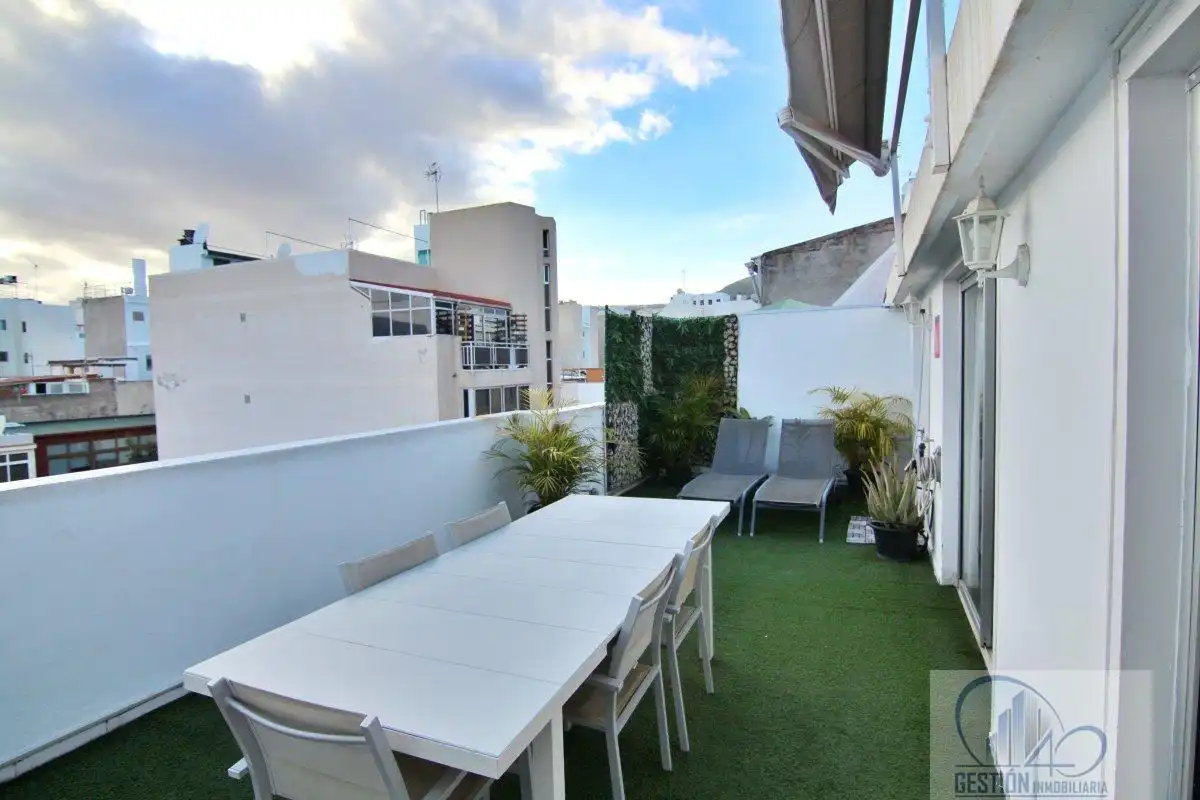 Terraza de Ático en venta en Santa Cruz de Tenerife con Trastero, Amueblado y Alarma