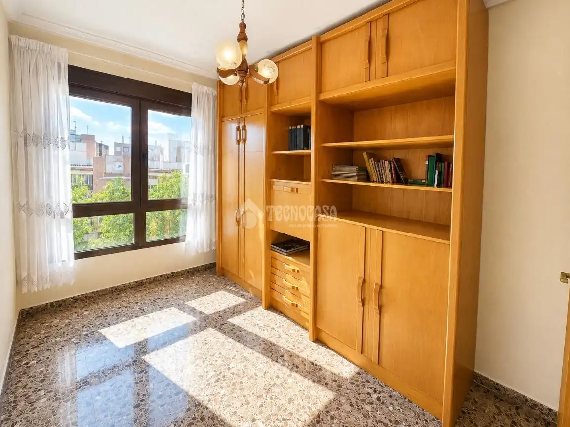 Habitación de Piso en venta en Torrent con Balcón