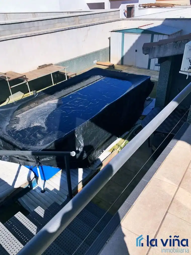 Vista exterior de Casa o xalet en venda en Humilladero amb Aire condicionat, Calefacció i Terrassa
