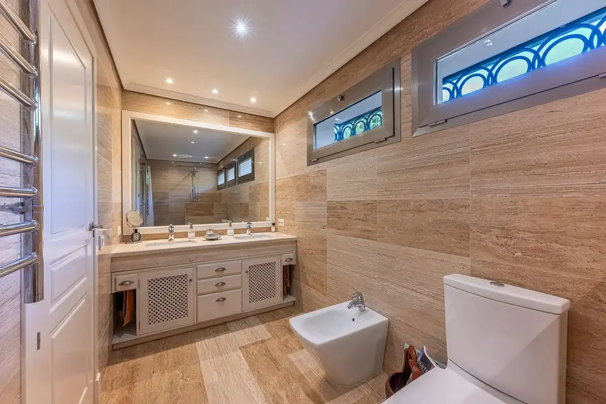 Chalet con piscina en venta en Calahonda, imagen 27