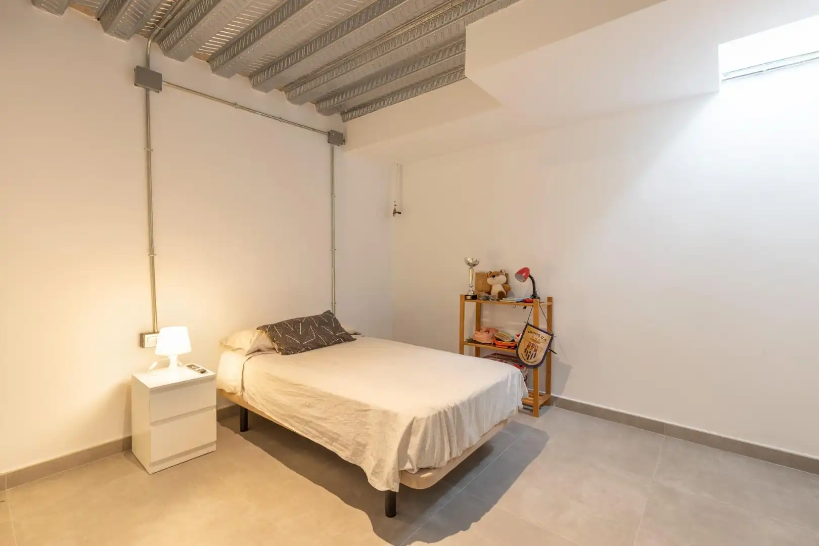 Dormitori de Casa o xalet en venda en Granada amb Calefacció, Terrassa i Traster