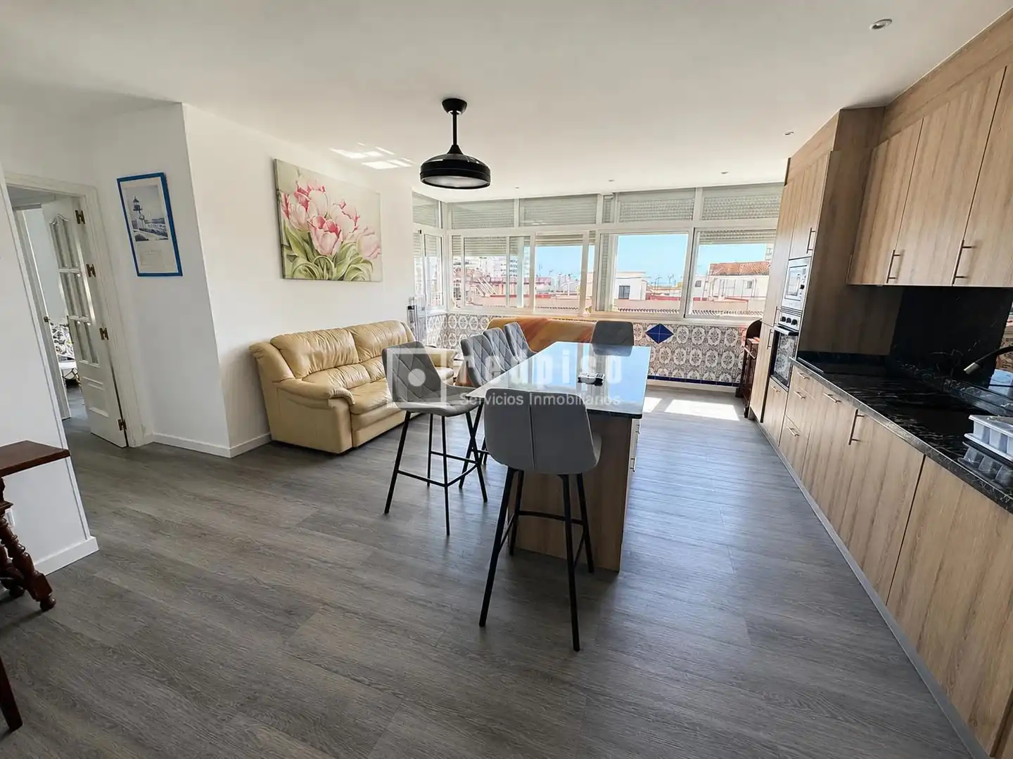 Sala d'estar de Pis de lloguer en Torremolinos amb Aire condicionat i Moblat
