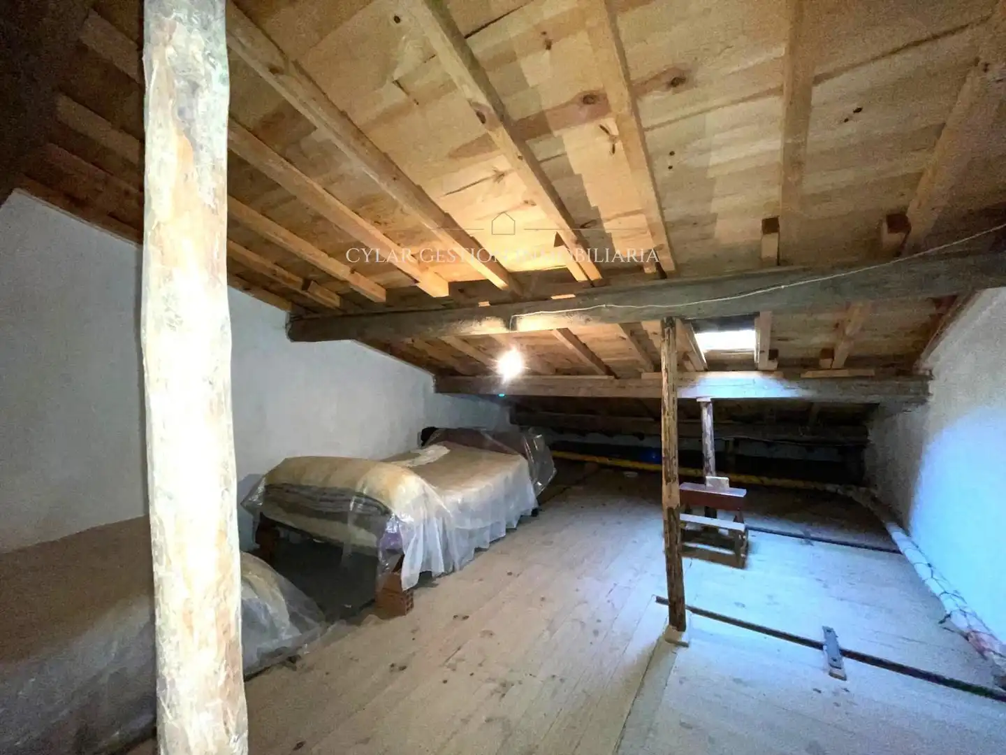 Casa o xalet en venda en San Pedro de Rozados amb Calefacció, Traster i Moblat