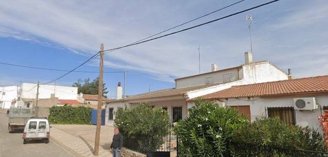 Casa-chalet en Venta en Viveros