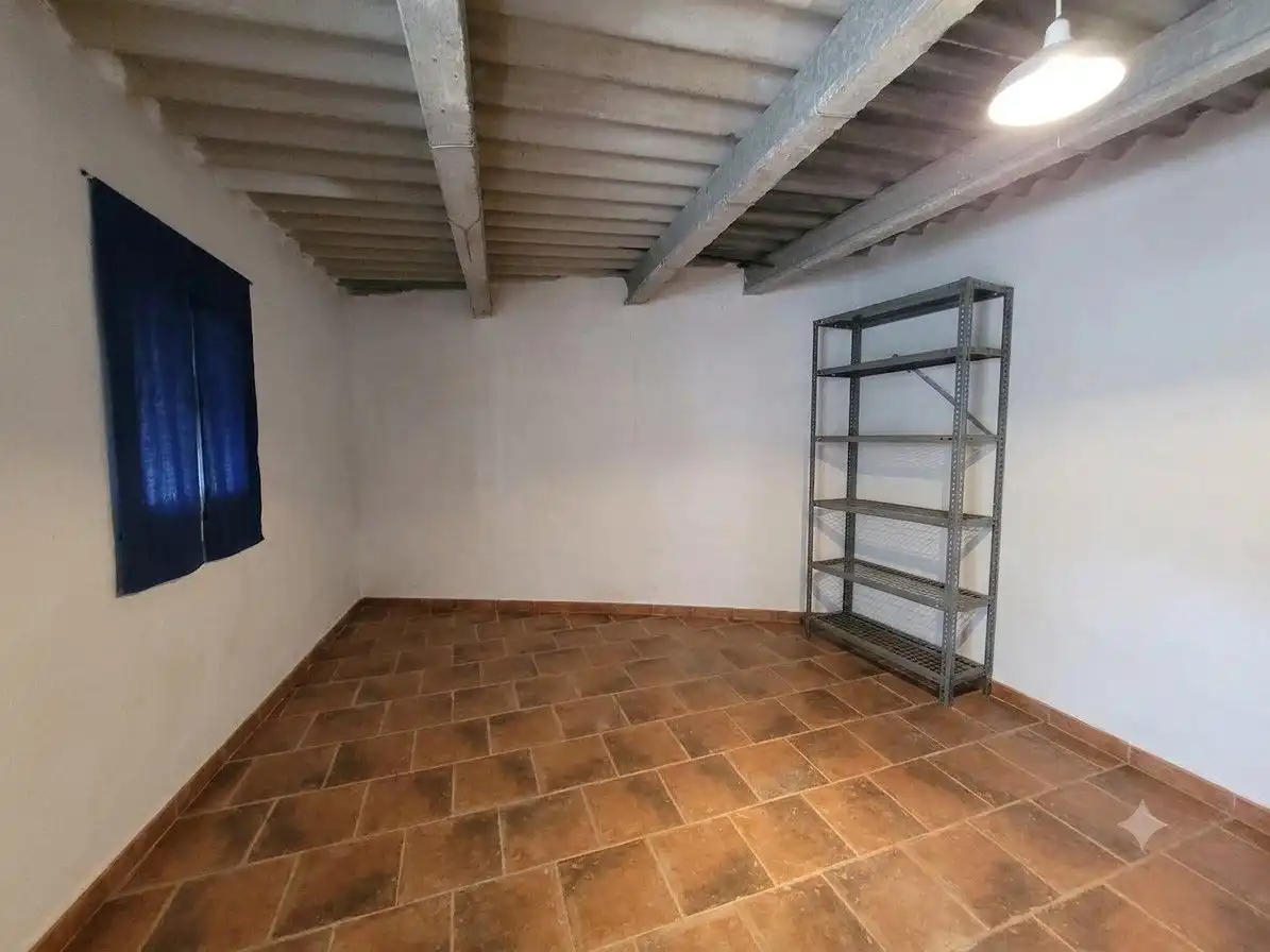 Houses for sale in Sisante  with Heating and Private garden