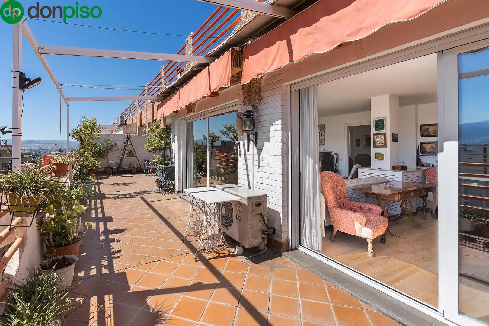 Terraza de Ático en venta en  Granada Capital con Aire acondicionado, Calefacción y Terraza