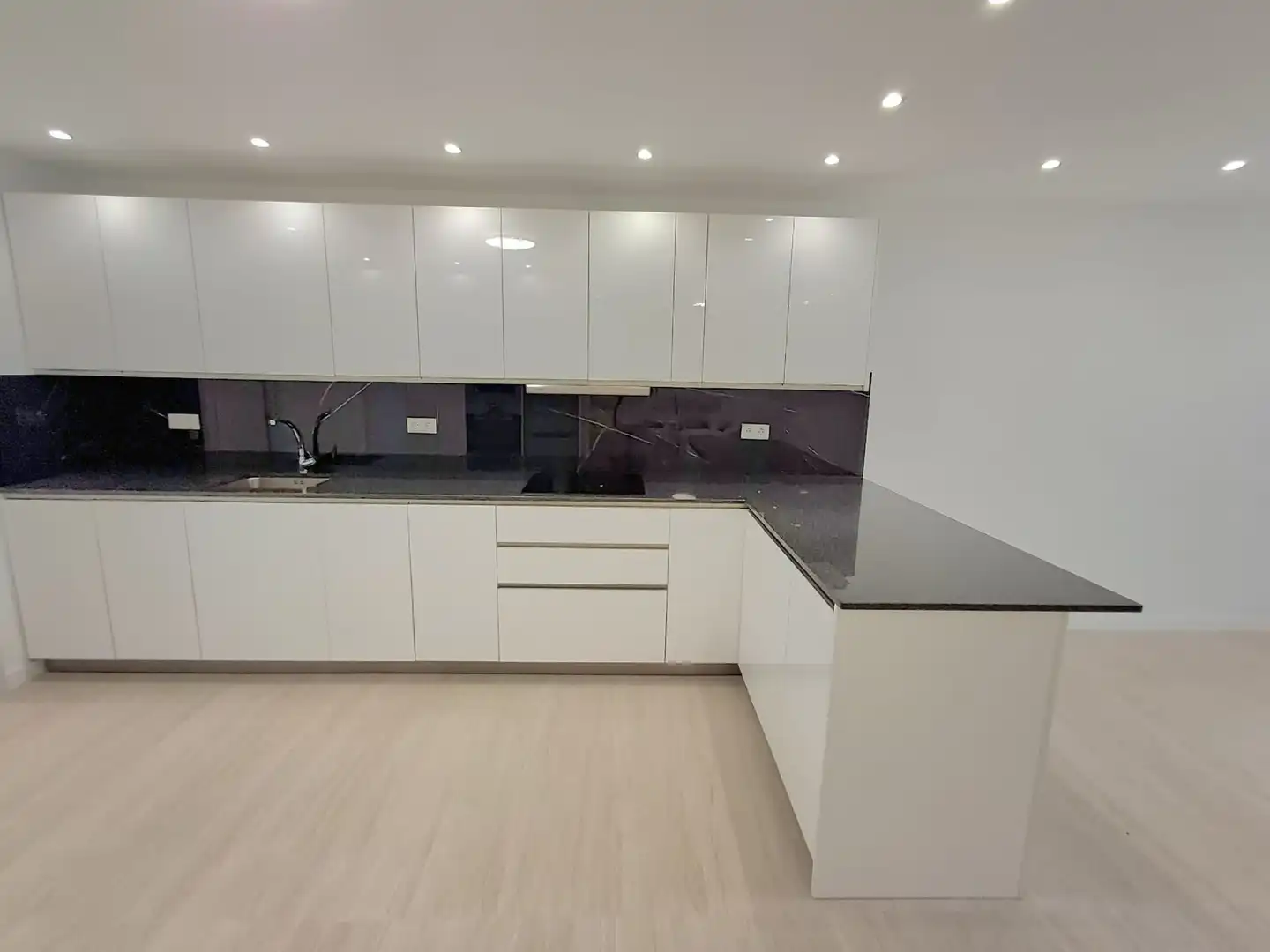 Cocina de Apartamento en venta en Benalmádena con Aire acondicionado, Calefacción y Jardín privado