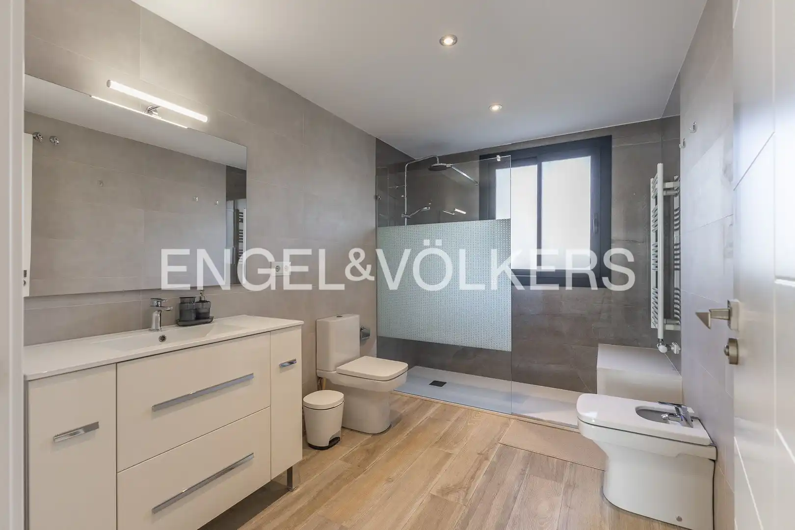 Bathroom of Houses for rent in Santa Susanna  with Air Conditioner, Heating and Private garden
