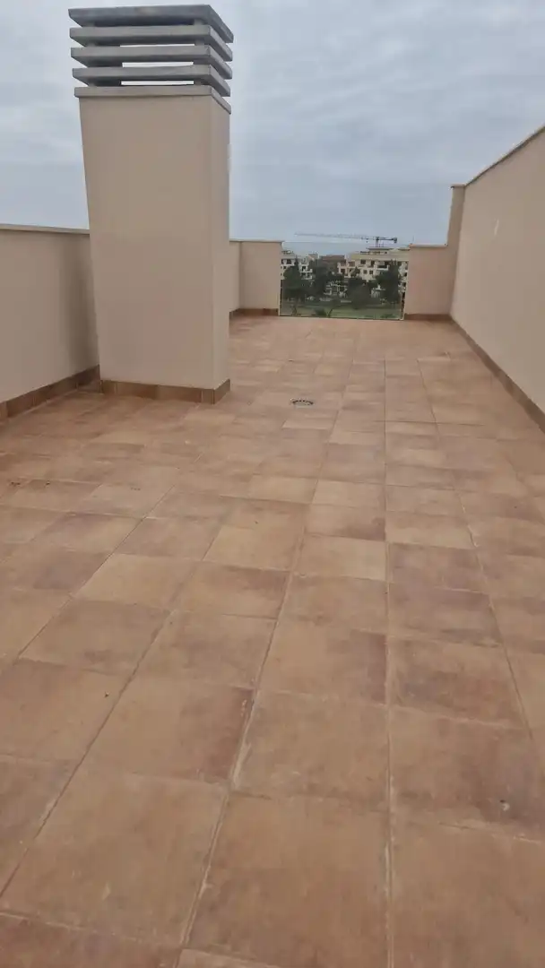Terrassa de Àtic de lloguer en Almería amb Aire condicionat, Calefacció i Jardí privat
