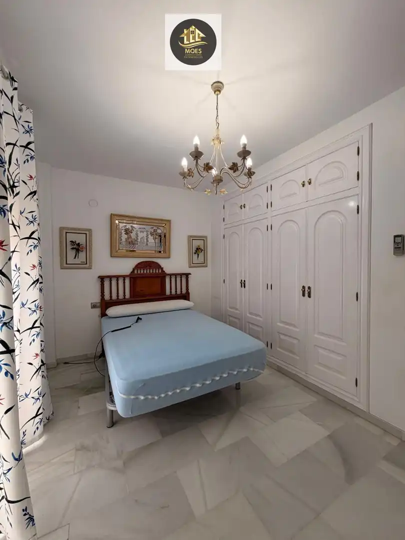Dormitori de Casa o xalet en venda en Jaén amb Aire condicionat, Calefacció i Terrassa