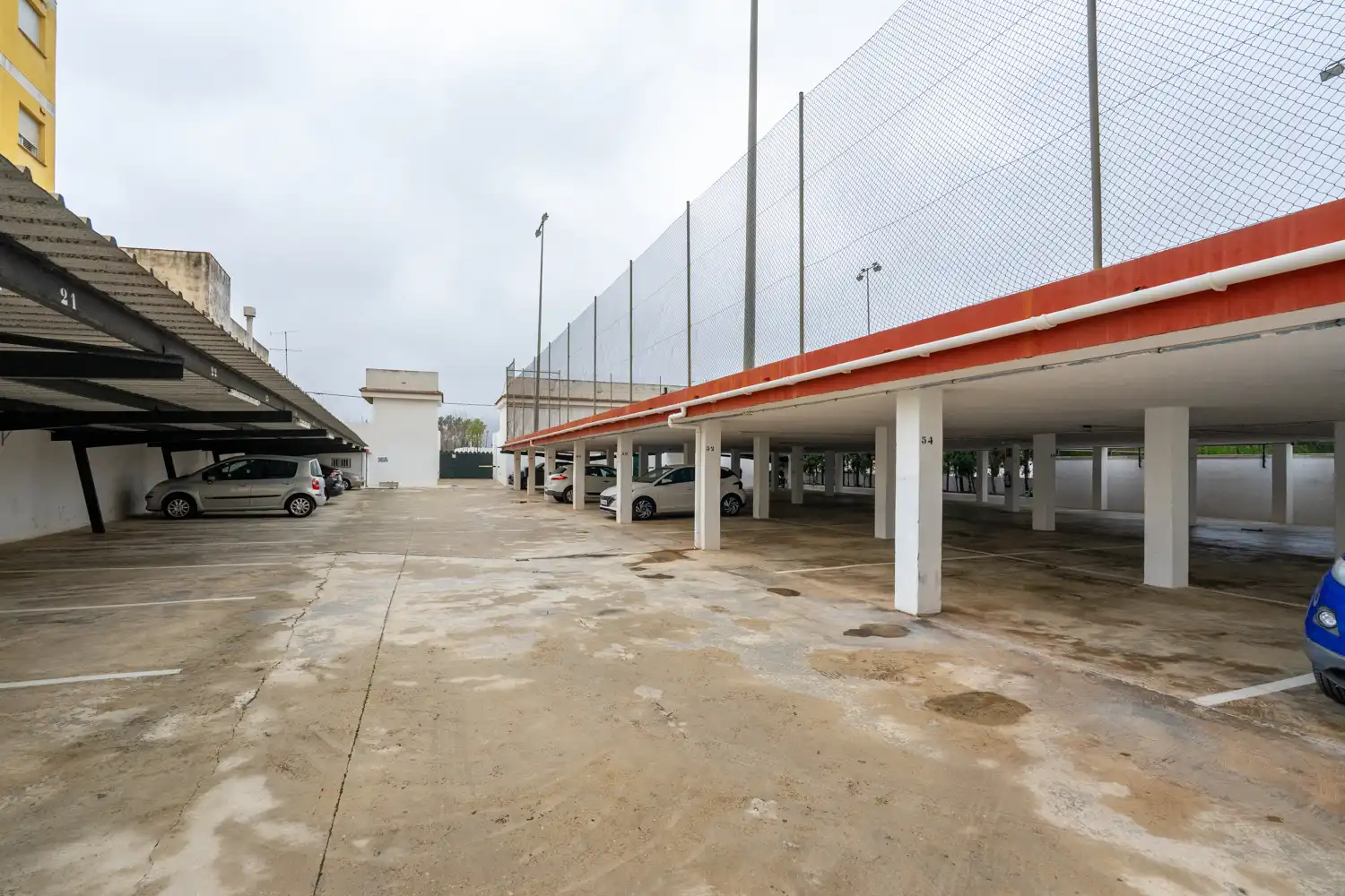 Parking de Piso en venta en Gandia con Terraza y Piscina comunitaria