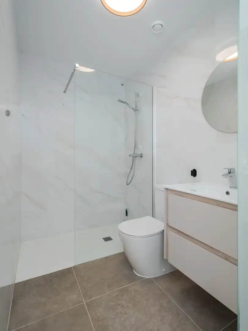 Bathroom of Flat for sale in Orihuela  with Air Conditioner, Terrace and Furnished