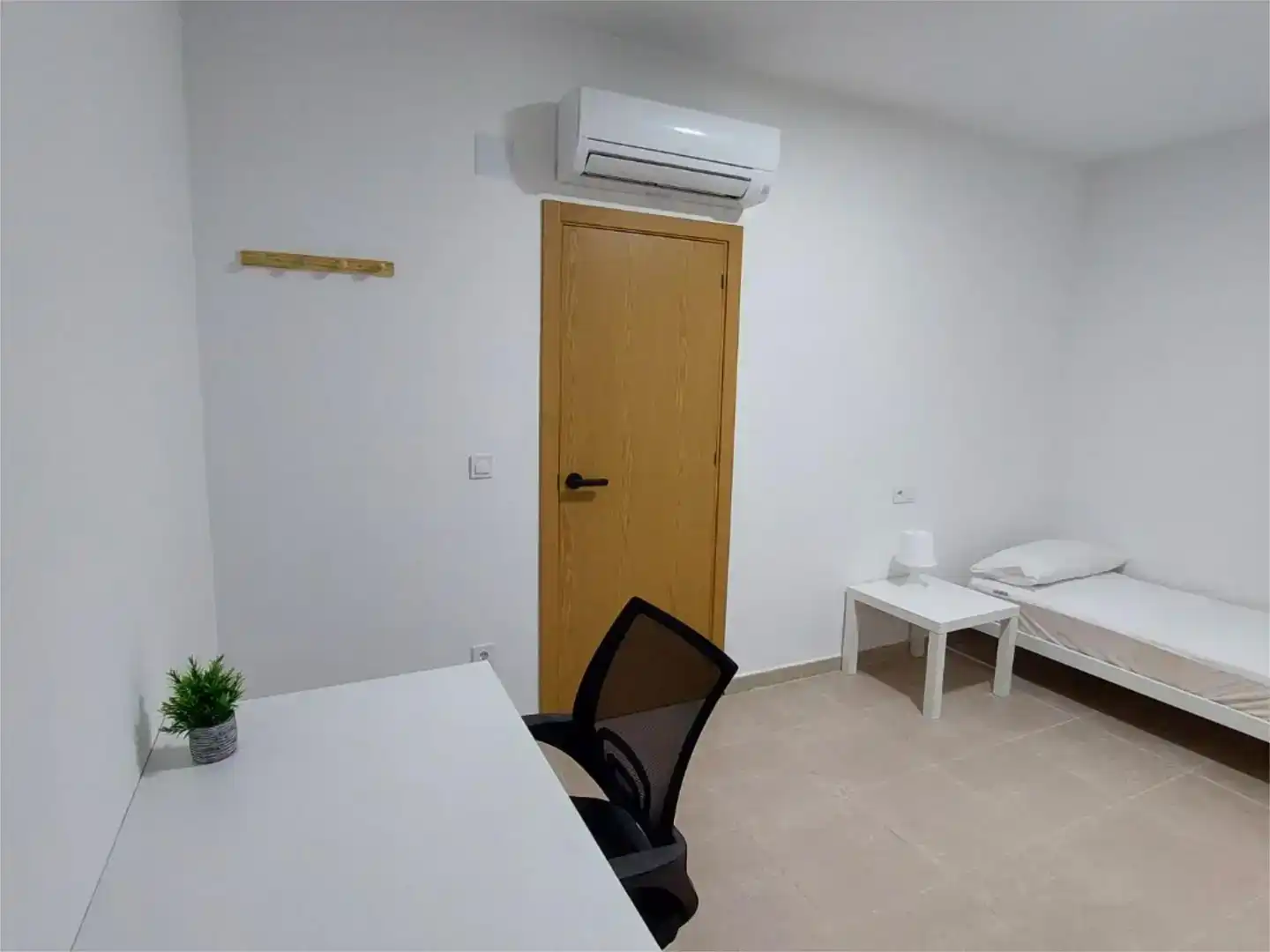 Flat for share in Castellón de la Plana / Castelló de la Plana  with Air Conditioner and Furnished