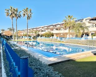 Piscina de Casa adosada de lloguer en Sagunto / Sagunt amb Aire condicionat, Calefacció i Terrassa