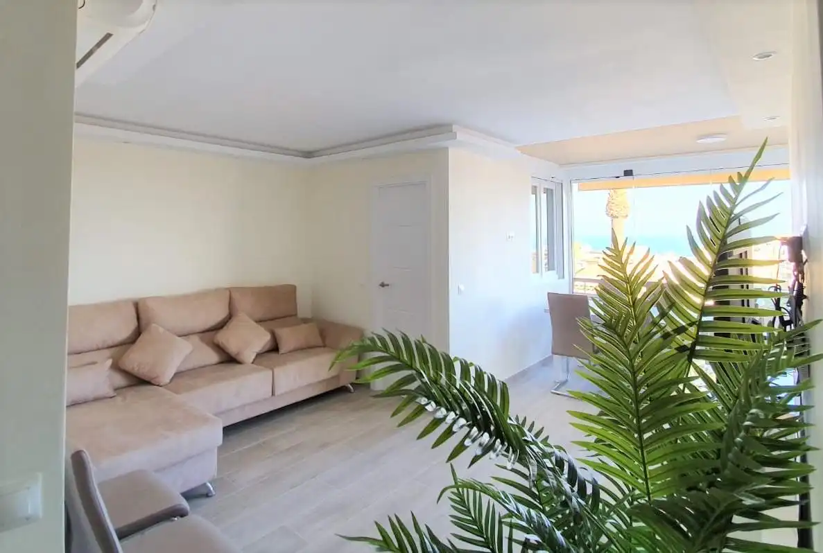 Wohnzimmer von Wohnung zur Miete in Torremolinos mit Klimaanlage, Heizung und Terrasse