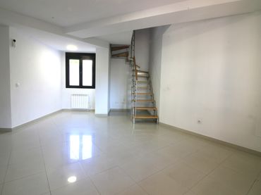 Dúplex con ascensor en venta en Calle Hospital