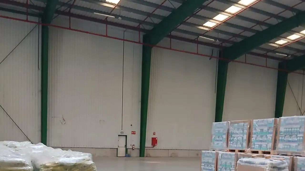 Außenansicht von Fabrikhallen zur Miete in Azuqueca de Henares