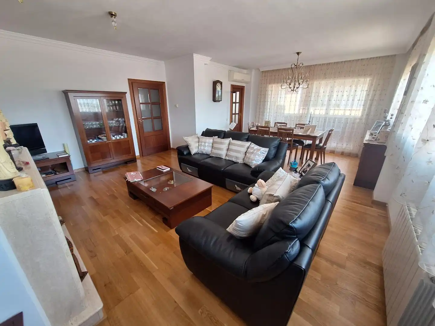 Sala d'estar de Casa o xalet en venda en Sant Quirze del Vallès amb Aire condicionat, Calefacció i Jardí privat