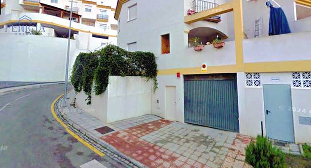 Garaje en Venta en La Herradura centro