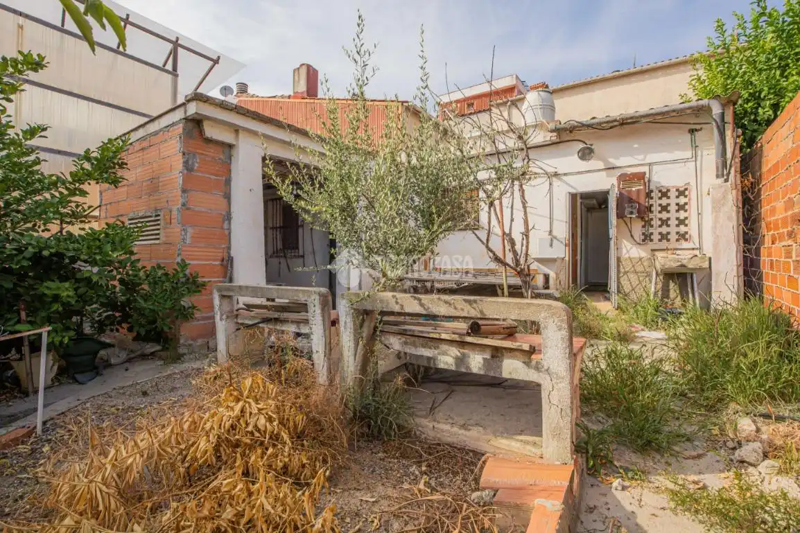 Terreny residencial en venda a Carrer de València