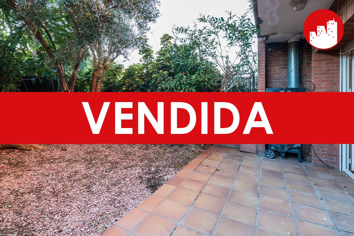 Jardí de Casa adosada en venda en Sant Joan Despí amb Calefacció, Jardí privat i Parquet