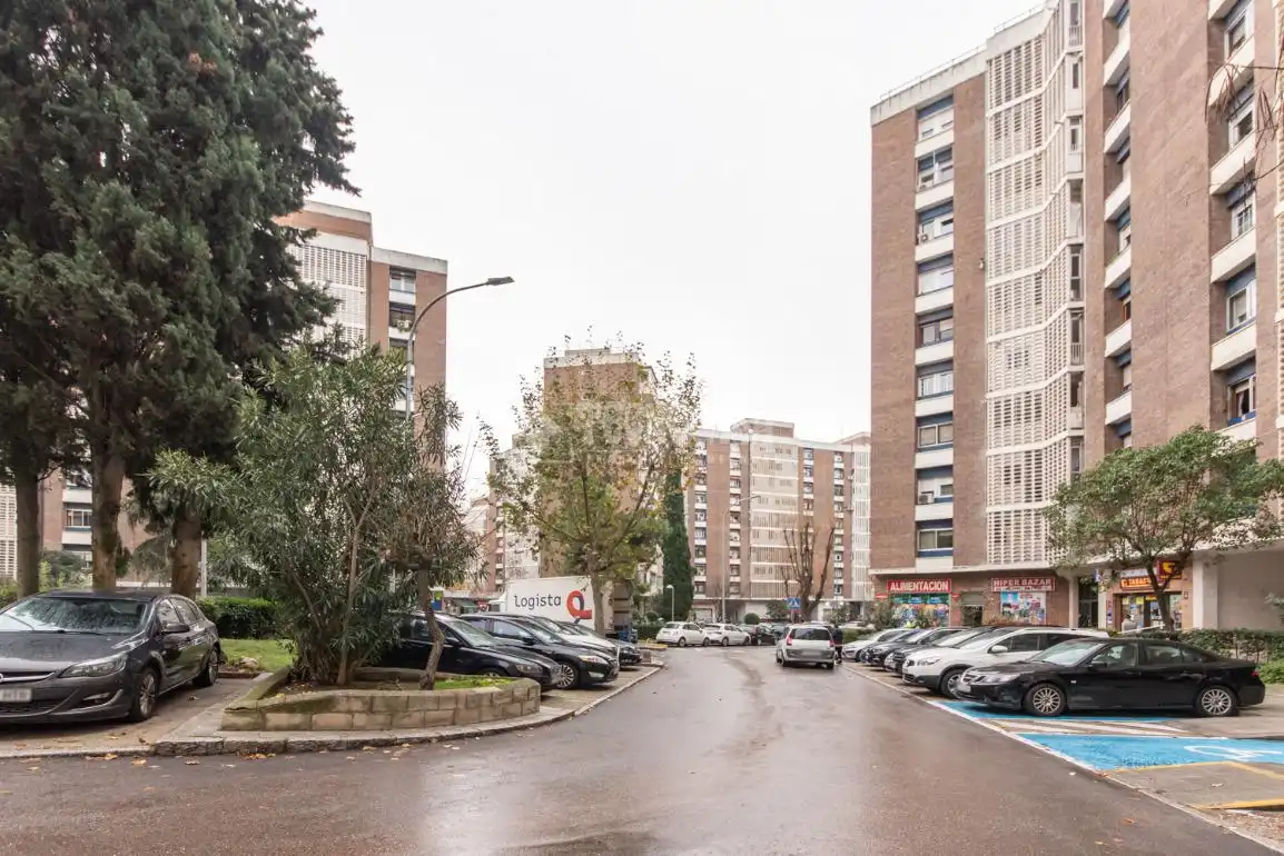 Exterior view of Flat for sale in Madrid  with Air Conditioner, Heating and Parquet flooring