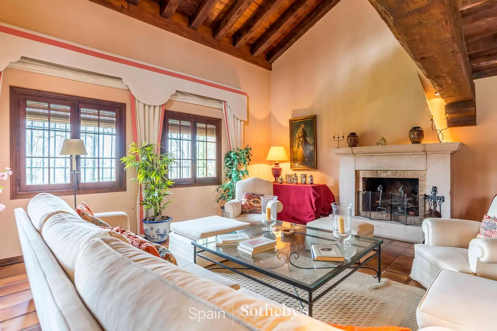 Sala de estar de Residencial en venta en Sotosalbos