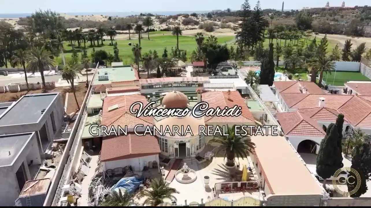Vista exterior de Casa o xalet en venda en San Bartolomé de Tirajana amb Piscina comunitària