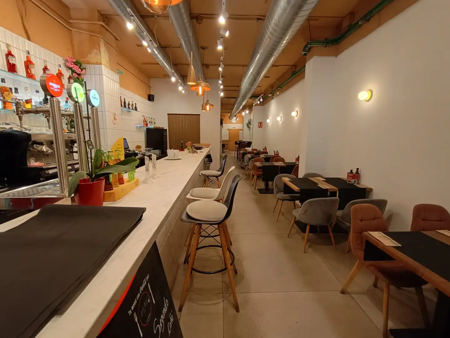 Business premises for transfer in Eixample, imagen 47