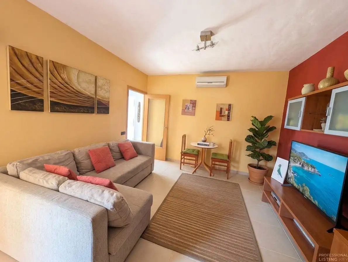 Casa aparellada amb piscina en venda a Platja de Mont-roig, imagen 4