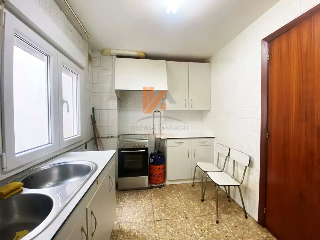 Cocina de Apartamento en venta en Santiago de Compostela 