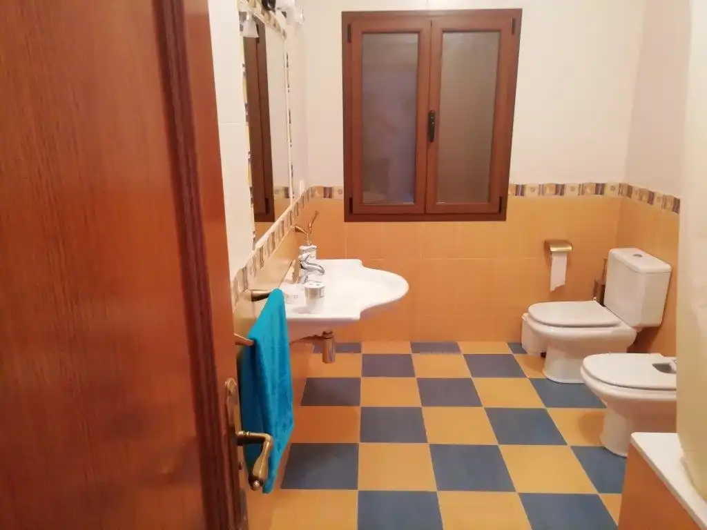 Baño de Casa o chalet en venta en Pedro Muñoz con Aire acondicionado, Jardín privado y Terraza
