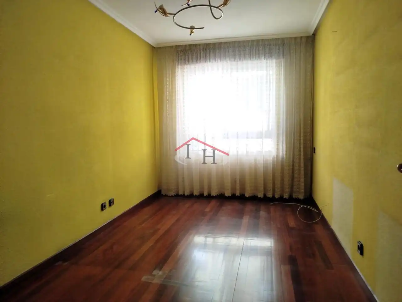 Sala de estar de Casa o chalet en venta en León Capital  con Calefacción, Terraza y Balcón