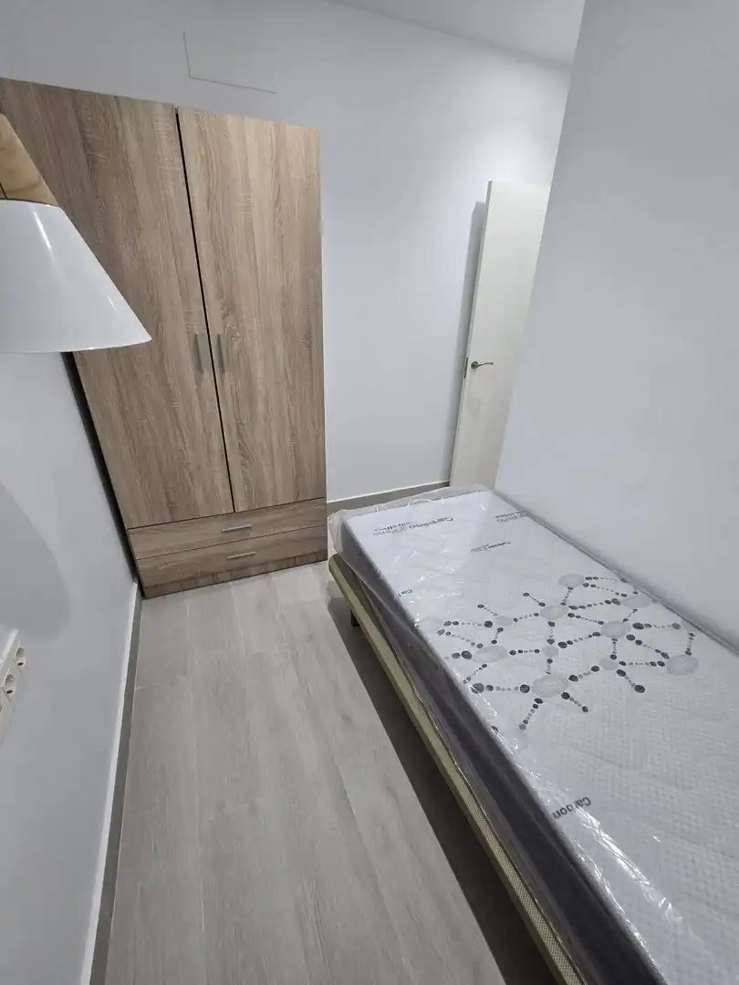 Schlafzimmer von Erdgeschoss zur Miete in Centro