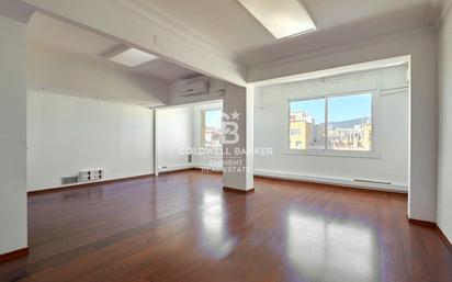 Flat for sale in  Barcelona Capital  with Air Conditioner