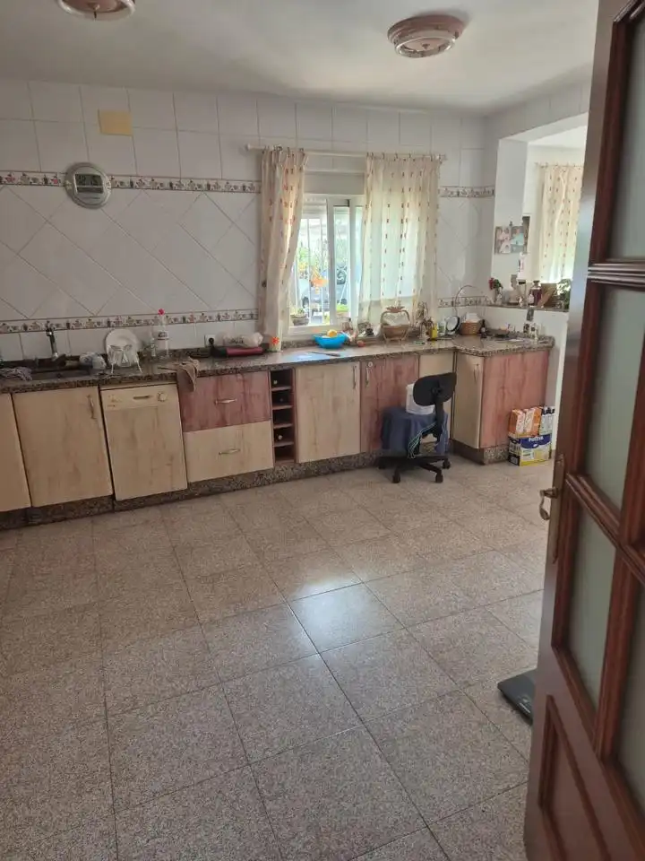 Cocina de Casa o chalet en venta en Palomares del Río con Aire acondicionado, Jardín privado y Terraza