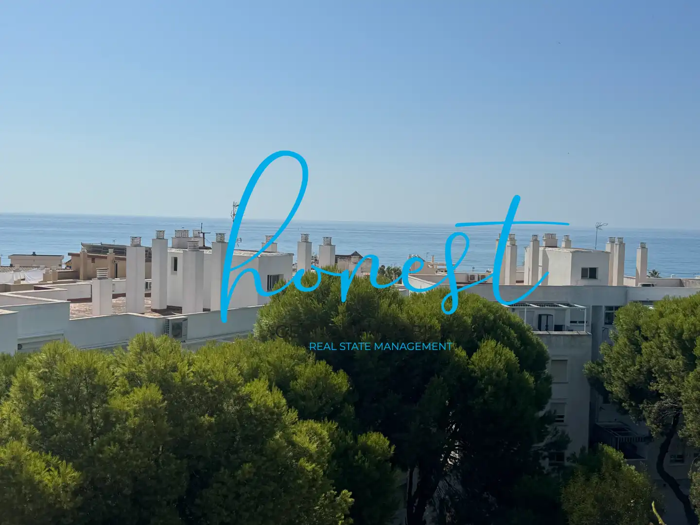 Vista exterior de Ático en venta en Torremolinos con Aire acondicionado, Terraza y Amueblado