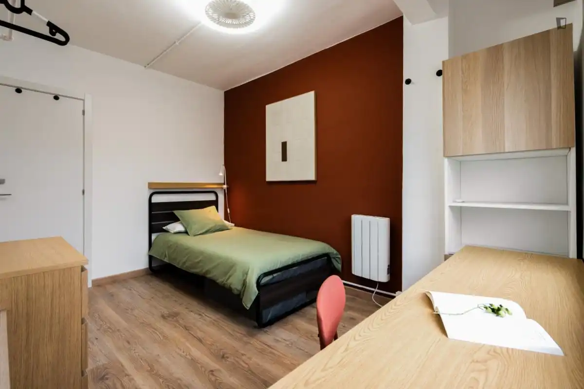 Dormitori de Apartament per a compartir en Centre - Sant Oleguer