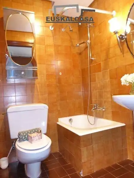 Baño de Piso en venta en Bilbao  con Terraza