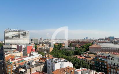 Vista exterior de Pis en venda en  Madrid Capital amb Aire condicionat