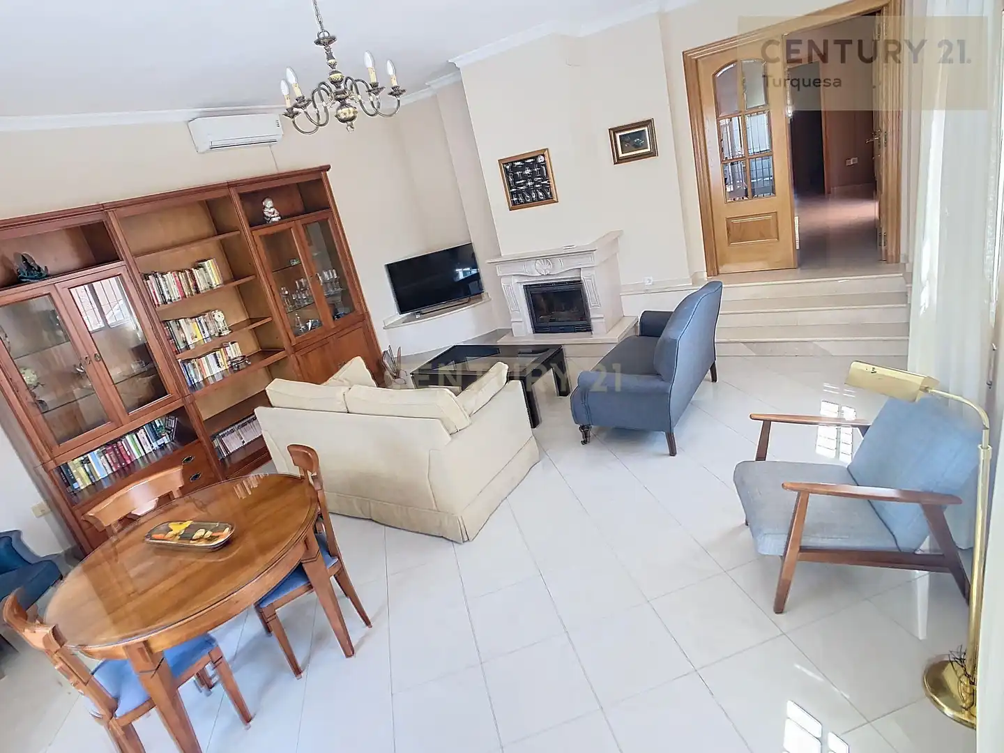 Sala d'estar de Casa o xalet de lloguer en Torremolinos amb Aire condicionat, Jardí privat i Traster