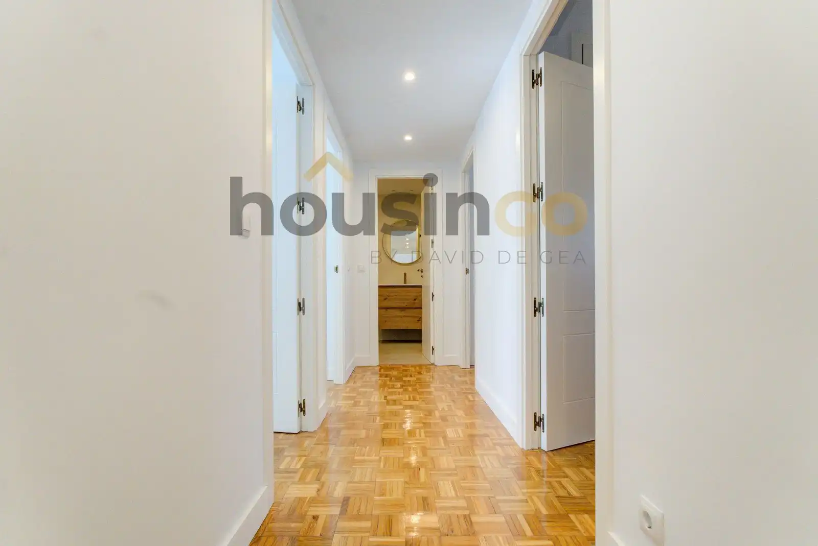 Flat for rent in Madrid  with Air Conditioner, Parquet flooring and Terrace