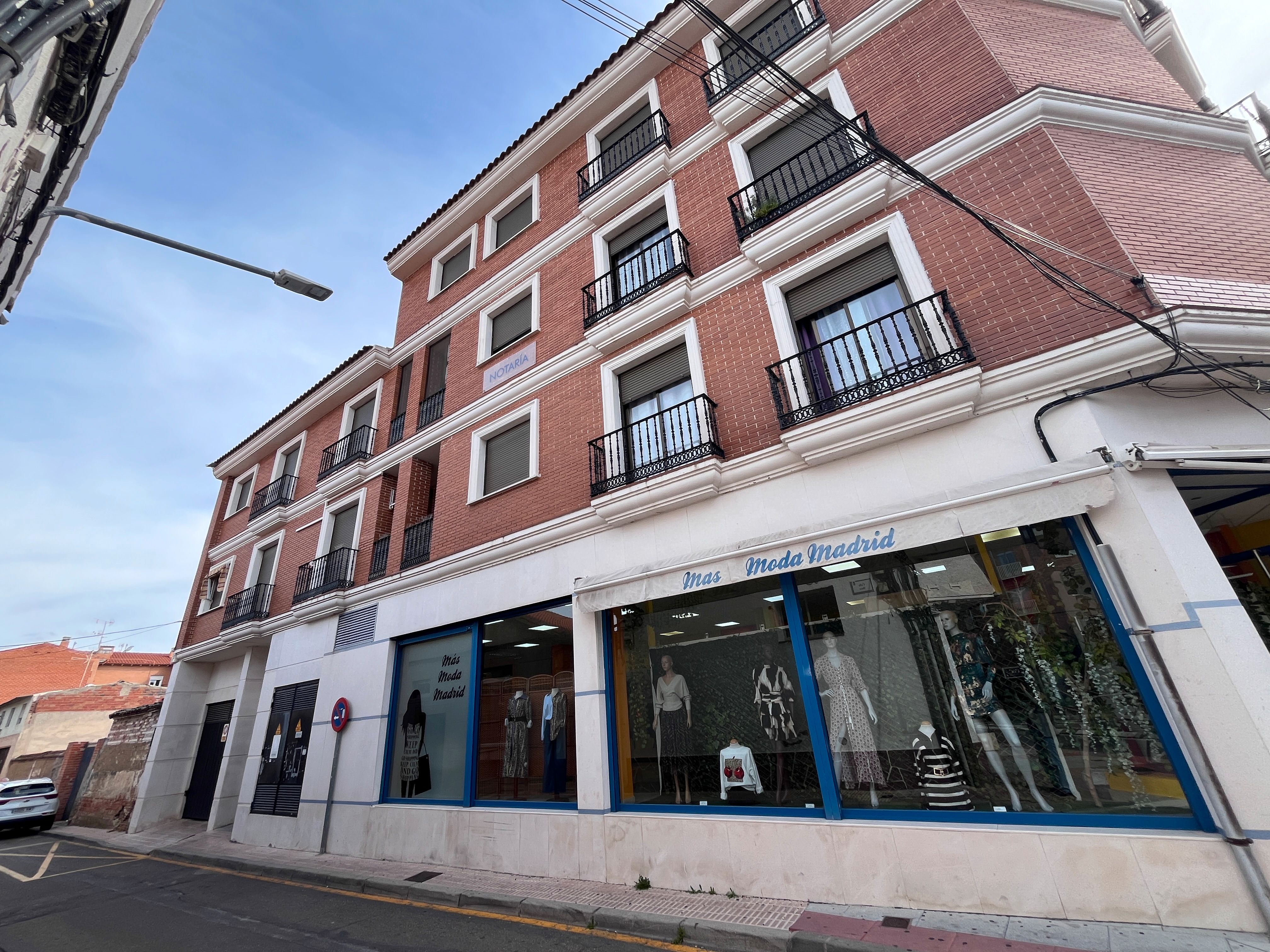 Vista exterior de Pis en venda en Fuensalida amb Calefacció, Traster i Balcó