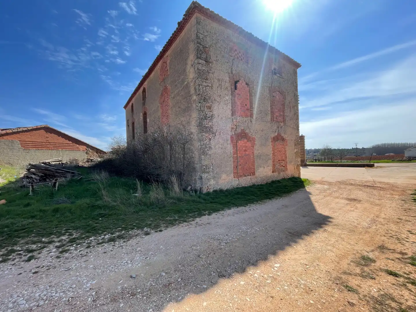 Vista exterior de Finca rústica en venda en Rioseco de Soria amb Jardí privat i Traster